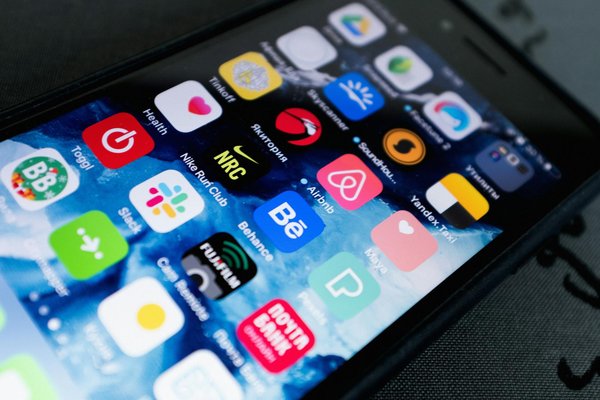 Unleashing technological progress: the role of computing hardware in revolutionizing uk innovations